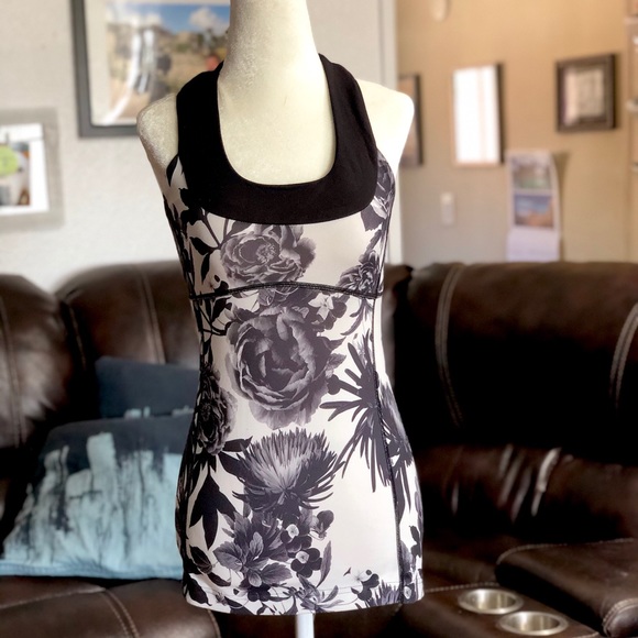 Lululemon Tank - Picture 1 of 7